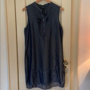 Precious little dress for travel and layering